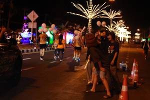 BIB: 
                            <button type="button" onclick="openModal(23553697)" class="btn btn-primary btn-sm float-right btn-popup" data-toggle="modal" data-target=".modal-high-quality">
                        <i class="fas fa-shopping-cart"></i> Add to Cart
                    </button>
                                            <button type="button" onclick="isThisMe(23553697, true)" class="btn btn-success btn-sm float-right btn-popup btn-isme hidden" data-toggle="tooltip" data-placement="bottom" title="นี่คือรูปของคุณใช่ไหม คลิกที่นี่เพื่อเอาเข้าอัลบั้ม">
                        <i class="fas fa-plus"></i> Add to album
                    </button>
                    <button type="button" onclick="isThisMe(23553697, false)" class="btn btn-warning btn-sm float-right btn-popup btn-isnotme hidden">
                        <i class="fas fa-ban"></i> Remove from album
                    </button>